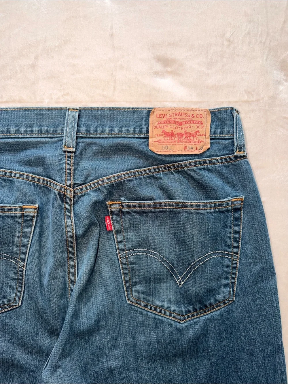 Vintage Levi's Men's Medium Blue Relaxed Straight Jeans